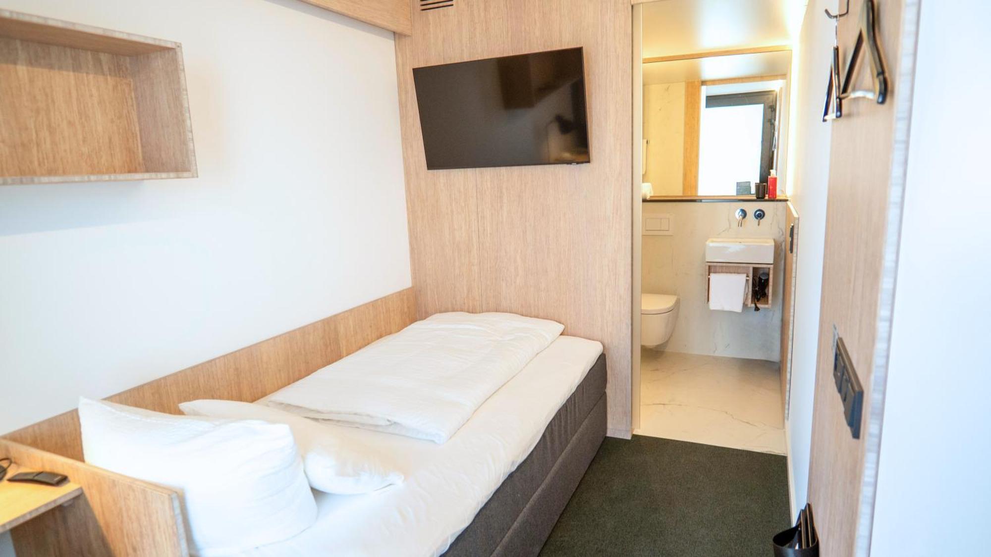 Tin Inn - Heinsberg - Das Hotel Aus Hochwertig Ausgebauten Ueberseecontainern Екстериор снимка