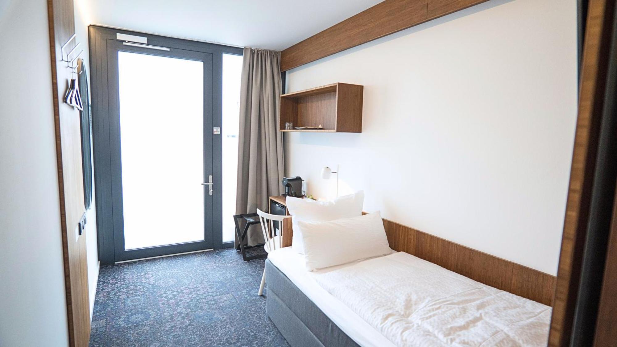 Tin Inn - Heinsberg - Das Hotel Aus Hochwertig Ausgebauten Ueberseecontainern Екстериор снимка
